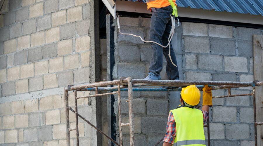 Professional gutter cleaning in Rock River, WY